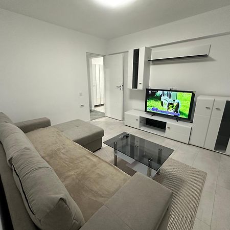 Apartament Ultra Central 3 Διαμέρισμα Χουνεντοάρα Εξωτερικό φωτογραφία